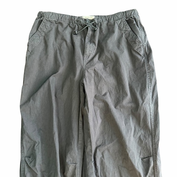 Madewell Cargo Parachute Pants in Garment-Dyed Poplin Black - Picture 4 of 8